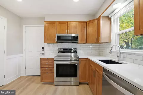Kitchen - 508 Harbor Dr, Annapolis, MD 21403 photo 1 of 1