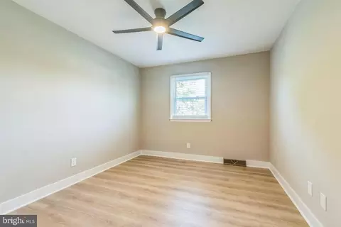 Entry Way - 508 Harbor Dr, Annapolis, MD 21403 photo 6 of 6