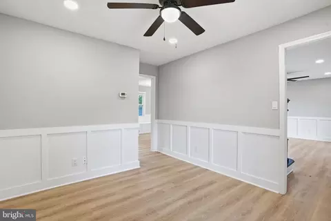 Entry Way - 508 Harbor Dr, Annapolis, MD 21403 photo 1 of 6