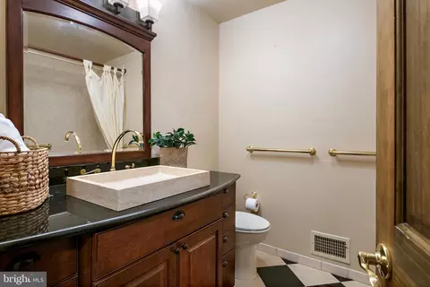 Bath - 1534 Circle Dr, Annapolis, MD 21409 photo 2 of 3
