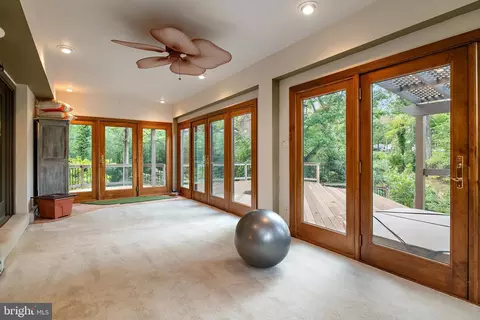Exterior - 1534 Circle Dr, Annapolis, MD 21409 photo 3 of 7