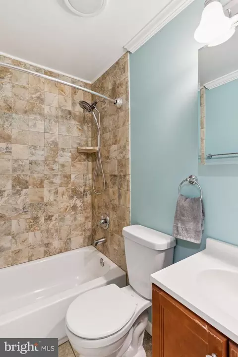 Bath - 761 212th St, Pasadena, MD 21122 photo 4 of 4