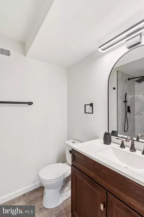 Bath - 761 212th St, Pasadena, MD 21122 photo 1 of 4