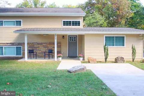 311 Sharon Dr, Pasadena, MD 21122 photo 2