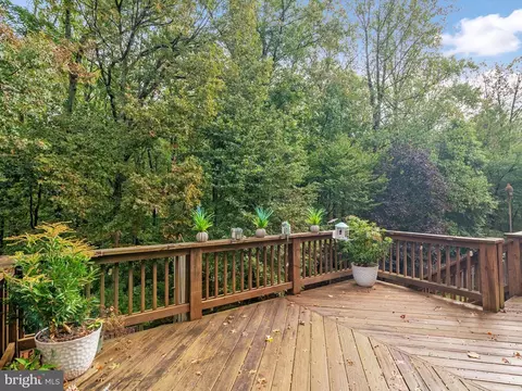 Exterior - 2604 Streamview Dr, Odenton, MD 21113 photo 6 of 17