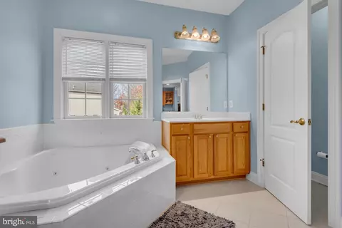 Bath - 1638 Carnoustie Dr, Pasadena, MD 21122 photo 2 of 7