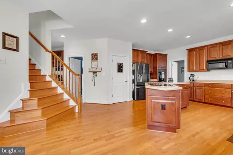 Entry Way - 1638 Carnoustie Dr, Pasadena, MD 21122 photo 4 of 9