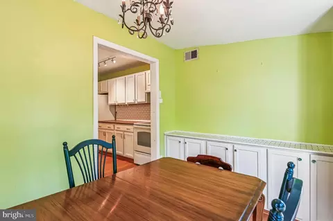 Dining - 575 6th St, Pasadena, MD 21122 photo 1 of 3