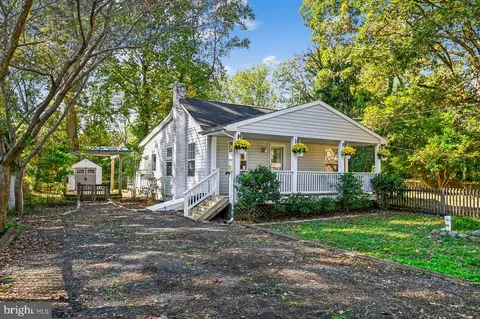 575 6th St, Pasadena, MD 21122
