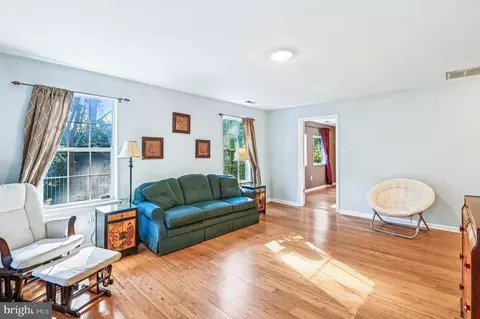 Living - 575 6th St, Pasadena, MD 21122 photo 1 of 2