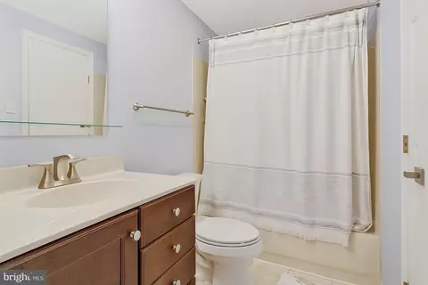 Bath - 2564 Log Mill Ct, Crofton, MD 21114 photo 1 of 3