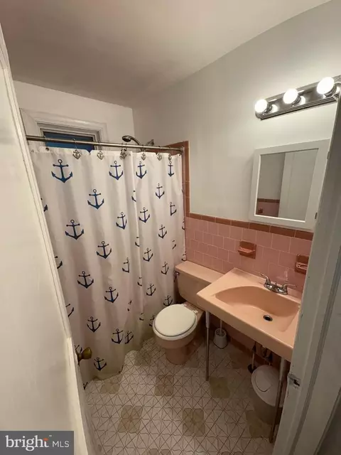 Bath - 1919 Surf Cir, Pasadena, MD 21122 photo 1 of 5