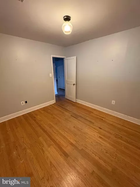 Bedroom - 1919 Surf Cir, Pasadena, MD 21122 photo 3 of 5