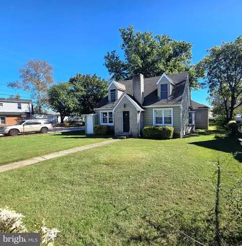 151 Riviera Dr, Pasadena, MD 21122