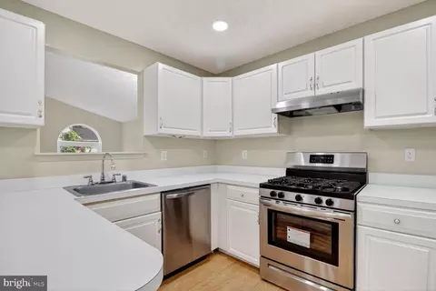 Kitchen - 407 Lily Brook Ct, Pasadena, MD 21122 photo 2 of 2