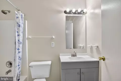 Bath - 407 Lily Brook Ct, Pasadena, MD 21122 photo 3 of 3