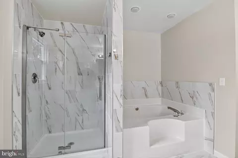 Bath - 407 Lily Brook Ct, Pasadena, MD 21122 photo 2 of 3