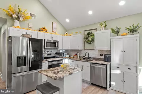 Kitchen - 7693 Oak Ln, Pasadena, MD 21122 photo 1 of 1