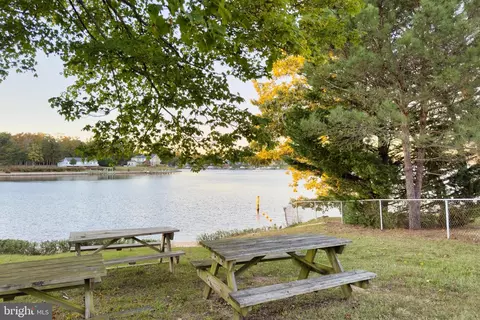 View/Area - 7693 Oak Ln, Pasadena, MD 21122 photo 3 of 3