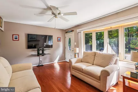 Living - 98 Pine Dr, Annapolis, MD 21403 photo 1 of 2