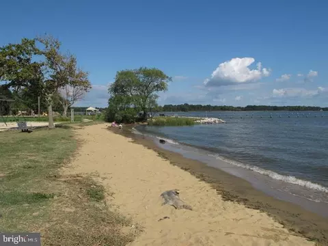 View/Area - 98 Pine Dr, Annapolis, MD 21403 photo 3 of 7