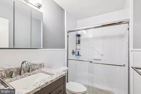 Bath - 98 Pine Dr, Annapolis, MD 21403 photo 1 of 1