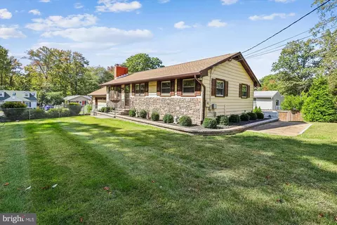 Exterior - 98 Pine Dr, Annapolis, MD 21403 photo 1 of 8