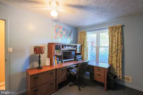 8425 Bussenius Rd, Pasadena, MD 21122 photo 22