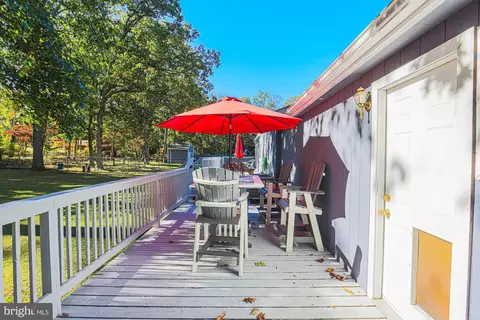 8425 Bussenius Rd, Pasadena, MD 21122 photo 7