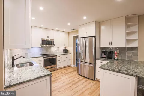 8425 Bussenius Rd, Pasadena, MD 21122 photo 18