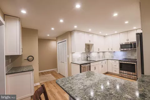 8425 Bussenius Rd, Pasadena, MD 21122 photo 17
