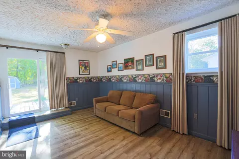 8425 Bussenius Rd, Pasadena, MD 21122 photo 31
