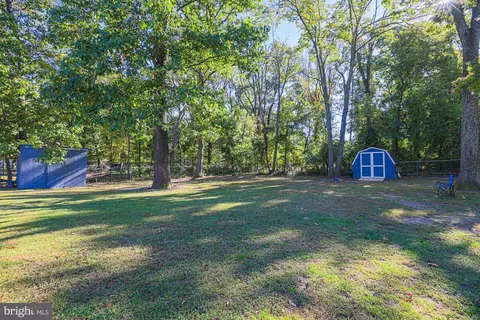 8425 Bussenius Rd, Pasadena, MD 21122 photo 5