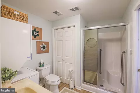 8425 Bussenius Rd, Pasadena, MD 21122 photo 11