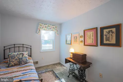 8425 Bussenius Rd, Pasadena, MD 21122 photo 24