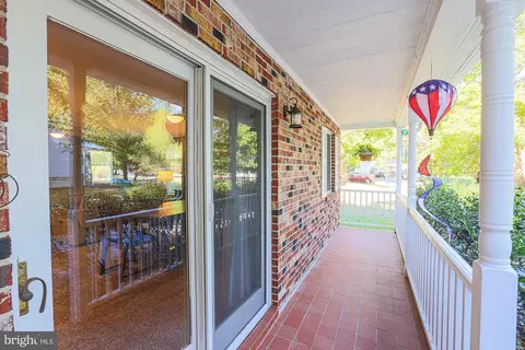 8425 Bussenius Rd, Pasadena, MD 21122 photo 4