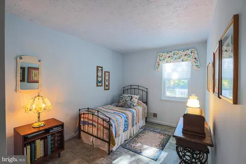 8425 Bussenius Rd, Pasadena, MD 21122 photo 23