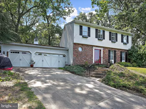 8230 Olney Ct, Pasadena, MD 21122 photo 3