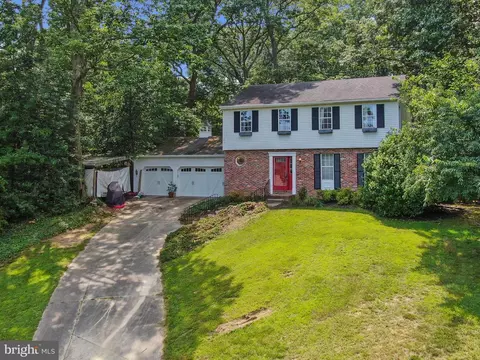 8230 Olney Ct, Pasadena, MD 21122 photo 2