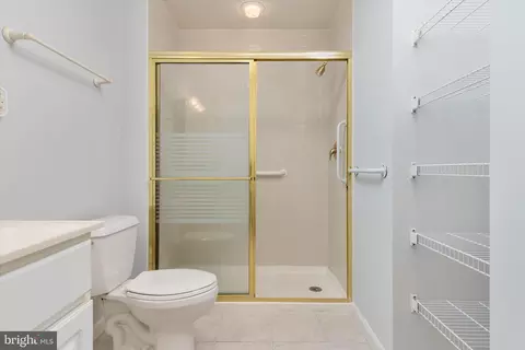 Bath - 7101 Bay Front Dr #301, Annapolis, MD 21403 photo 1 of 1