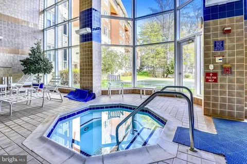 Exterior - 7101 Bay Front Dr #301, Annapolis, MD 21403 photo 3 of 6