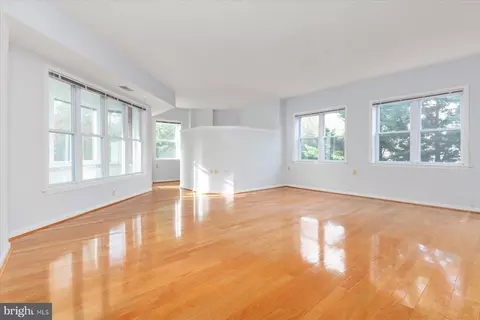 Living - 7101 Bay Front Dr #301, Annapolis, MD 21403 photo 8 of 8