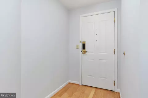 Entry Way - 7101 Bay Front Dr #301, Annapolis, MD 21403 photo 1 of 2