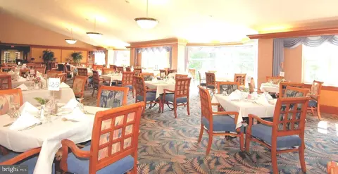Dining - 7101 Bay Front Dr #301, Annapolis, MD 21403 photo 3 of 5