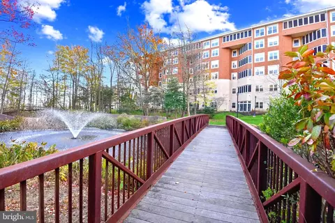 View/Area - 7101 Bay Front Dr #301, Annapolis, MD 21403 photo 17 of 19
