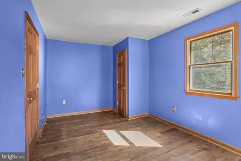 Bedroom - 1650 Cedar Ln, Shady Side, MD 20764 photo 6 of 6