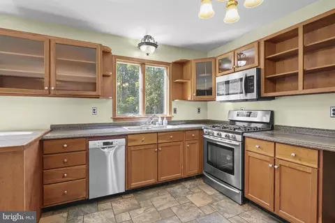 Kitchen - 1650 Cedar Ln, Shady Side, MD 20764 photo 2 of 4