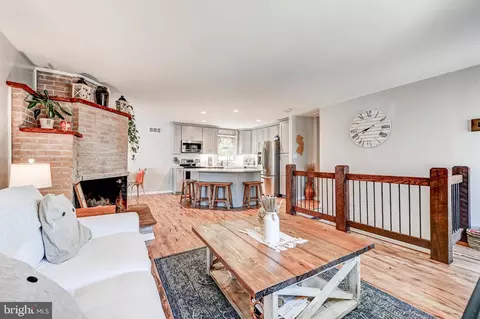 1299 Montclair Dr, Pasadena, MD 21122