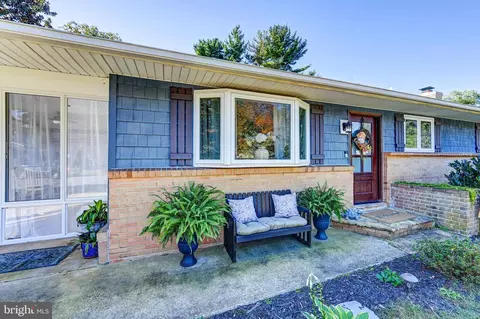 Exterior - 1299 Montclair Dr, Pasadena, MD 21122 photo 4 of 10