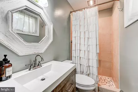 Bath - 1299 Montclair Dr, Pasadena, MD 21122 photo 1 of 3
